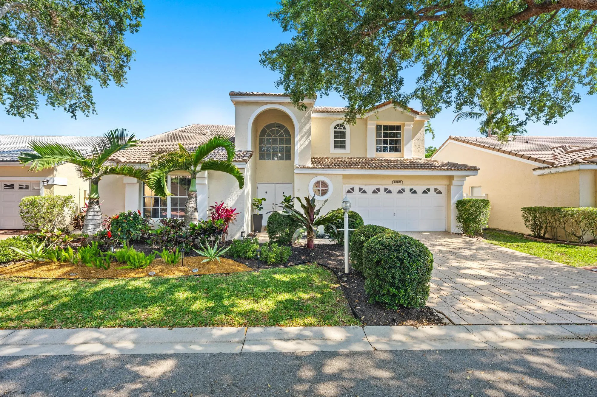 10101 Oak Bark Ln-1