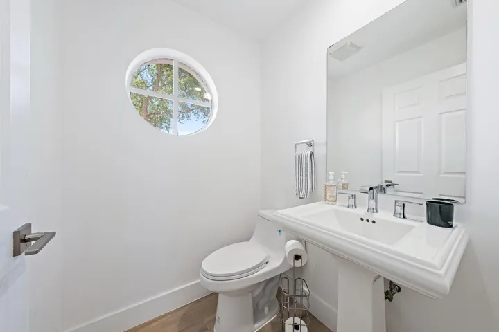 10101 Oak Bark Ln-6