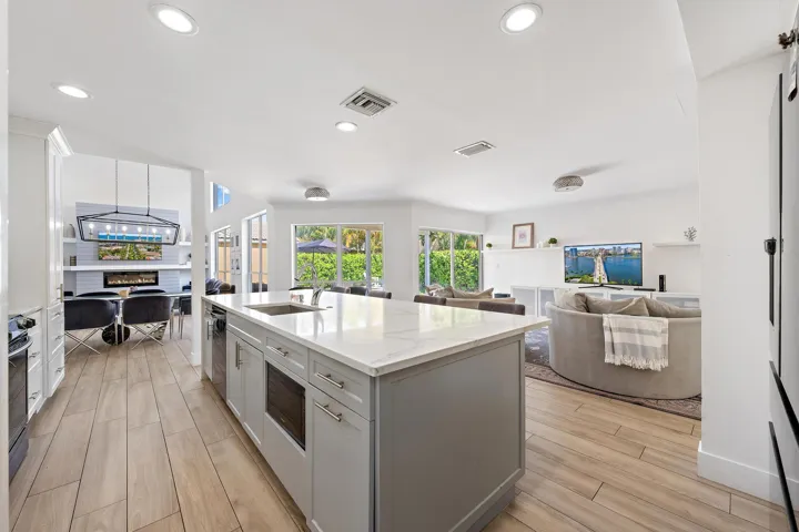 10101 Oak Bark Ln-12