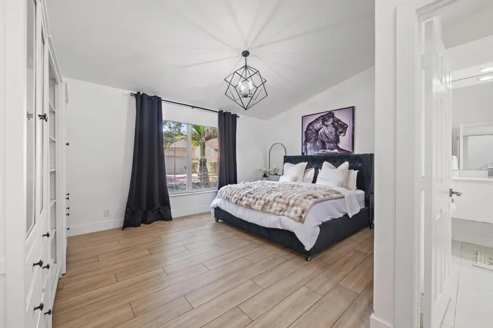 10101 Oak Bark Ln-3