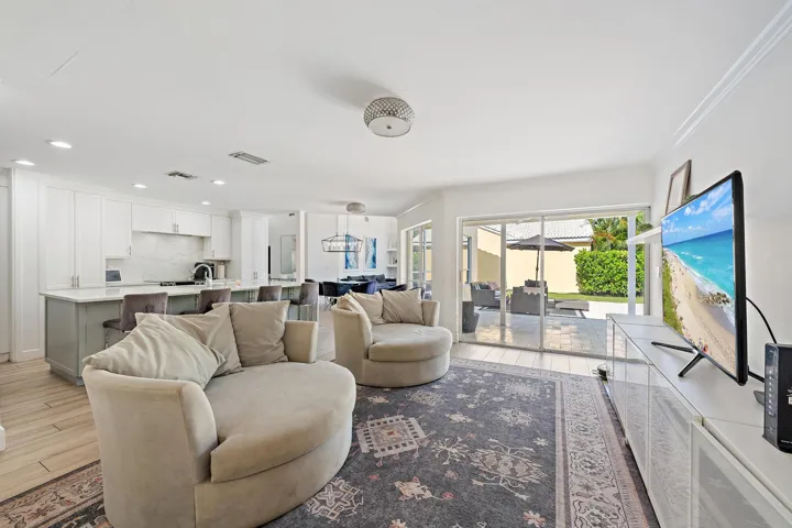 10101 Oak Bark Ln-14