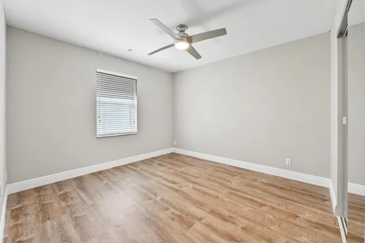 21 Bedroom 03