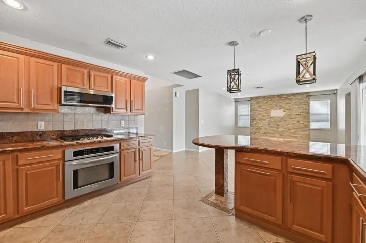 16 Kitchen 04