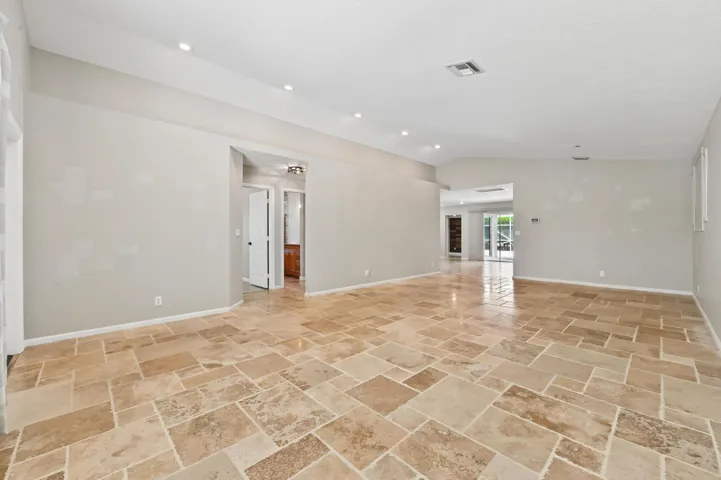 05 Living room 02