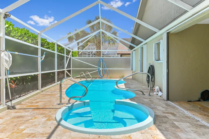 30 pool 02