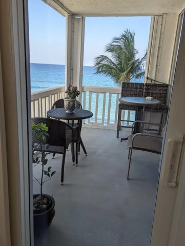 BALCONY2