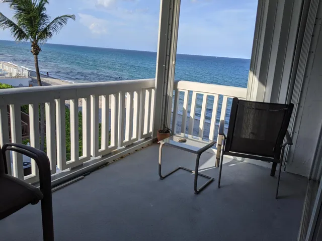 BALCONY2