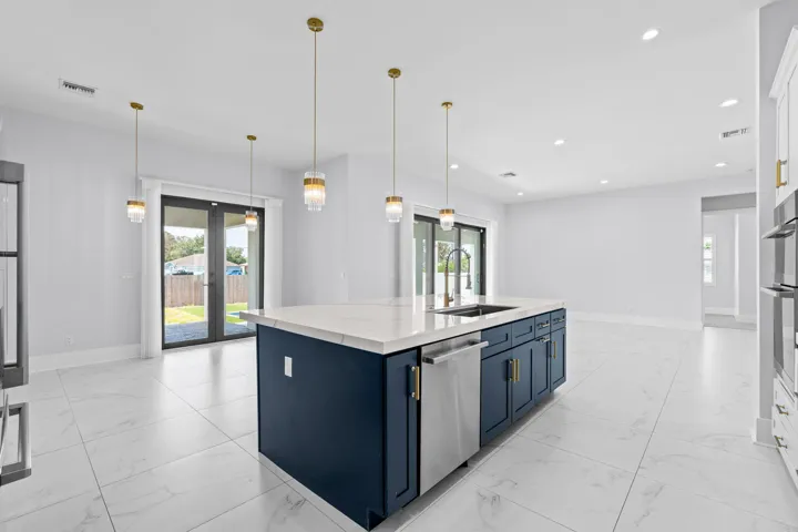 13-web-or-mls-A7404967