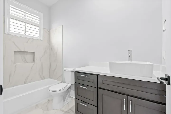 23-web-or-mls-A7405042