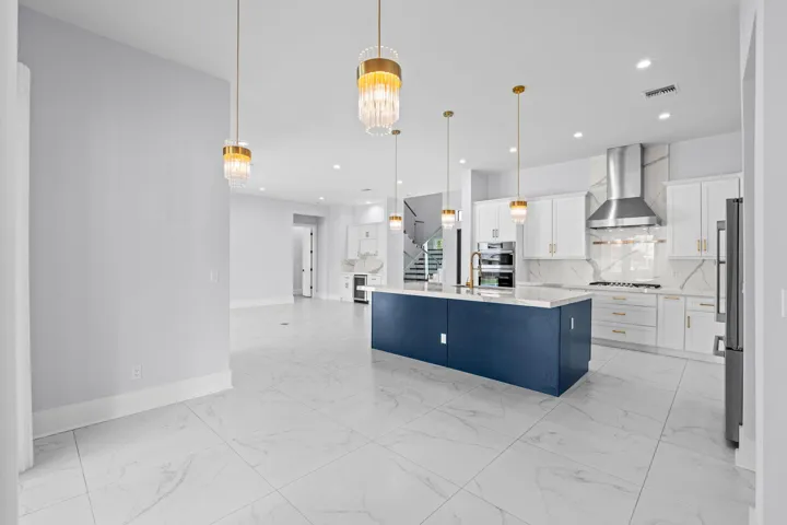 18-web-or-mls-A7404928