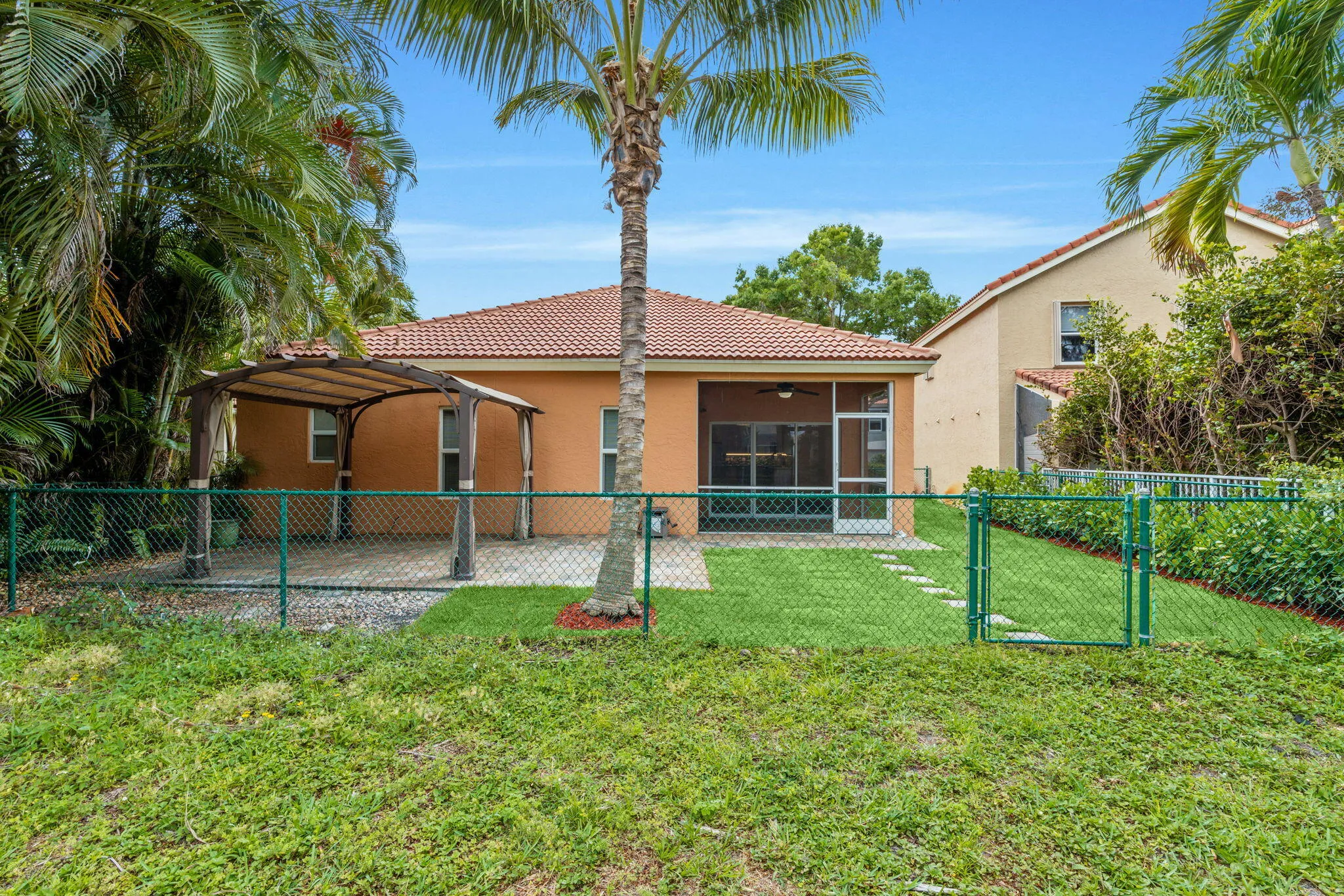 39-web-or-mls-A7405775