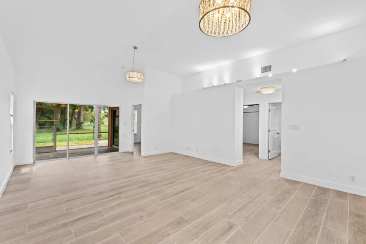 17-web-or-mls-A7405811
