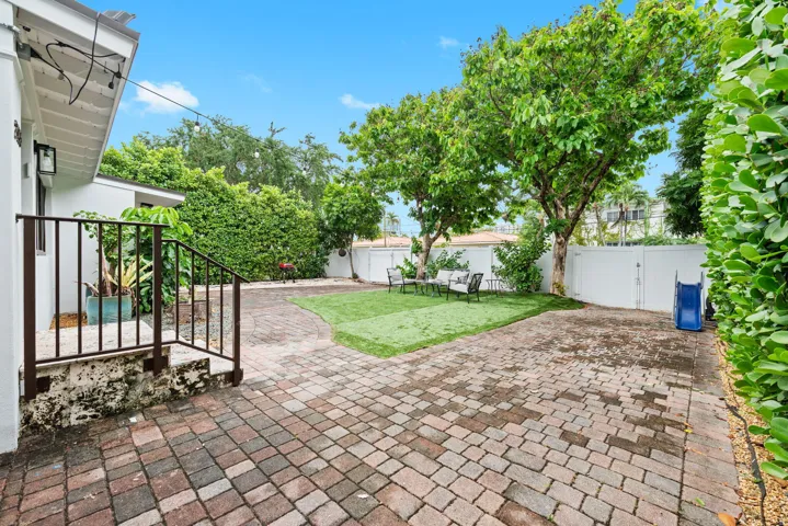 6-web-or-mls-2183-bay-dr