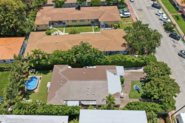 14-web-or-mls-2183-bay-dr (1)