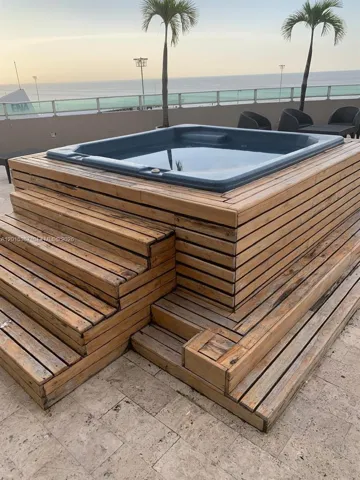 Jacuzzi, Building Amenities