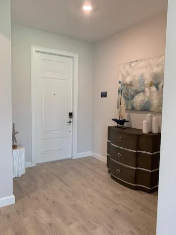 4969 foyer