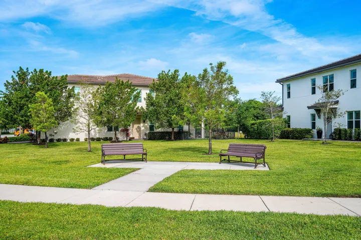 037-4969NavaliDrive-Wellington-FL-33467-