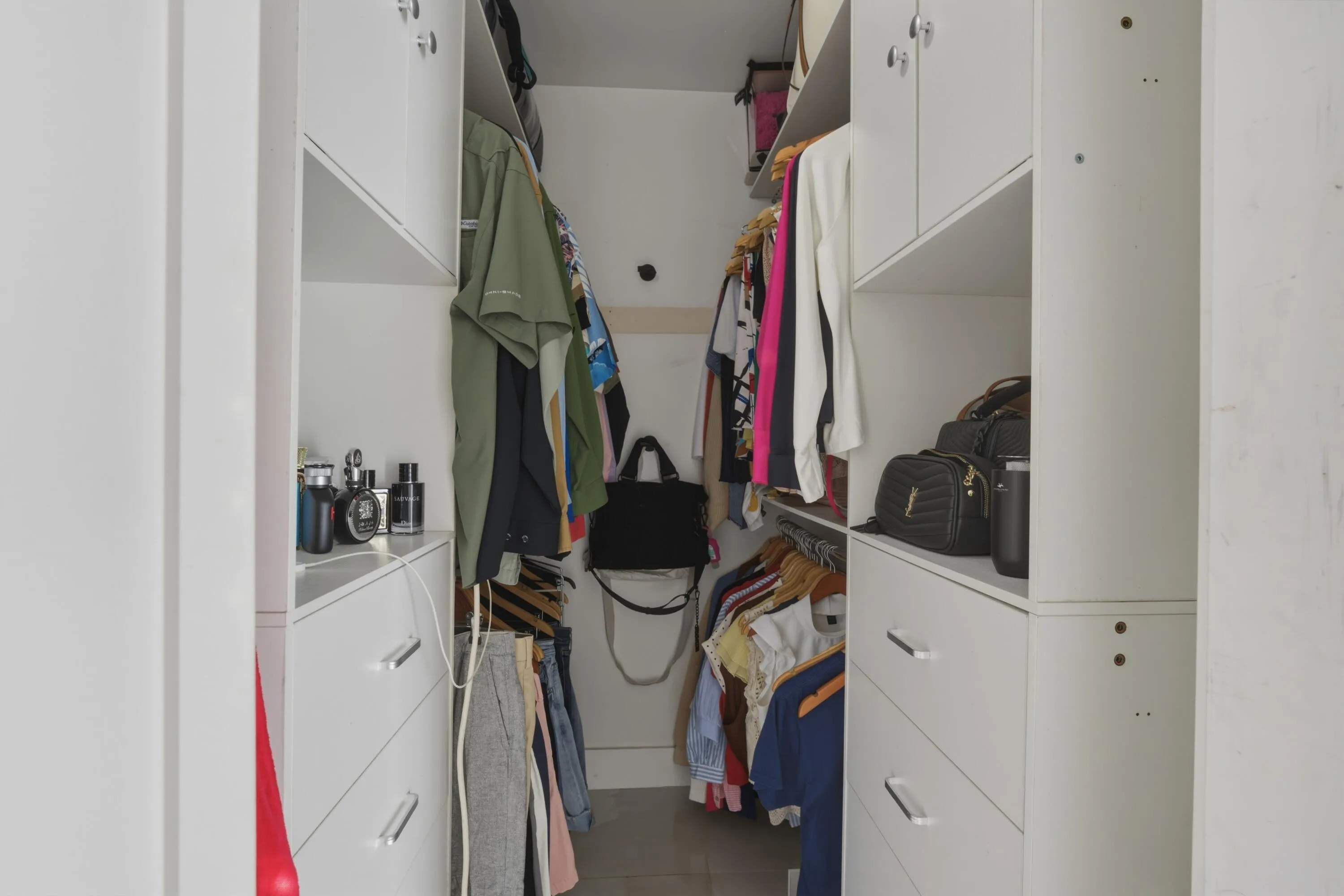 4841 Walk In Closet