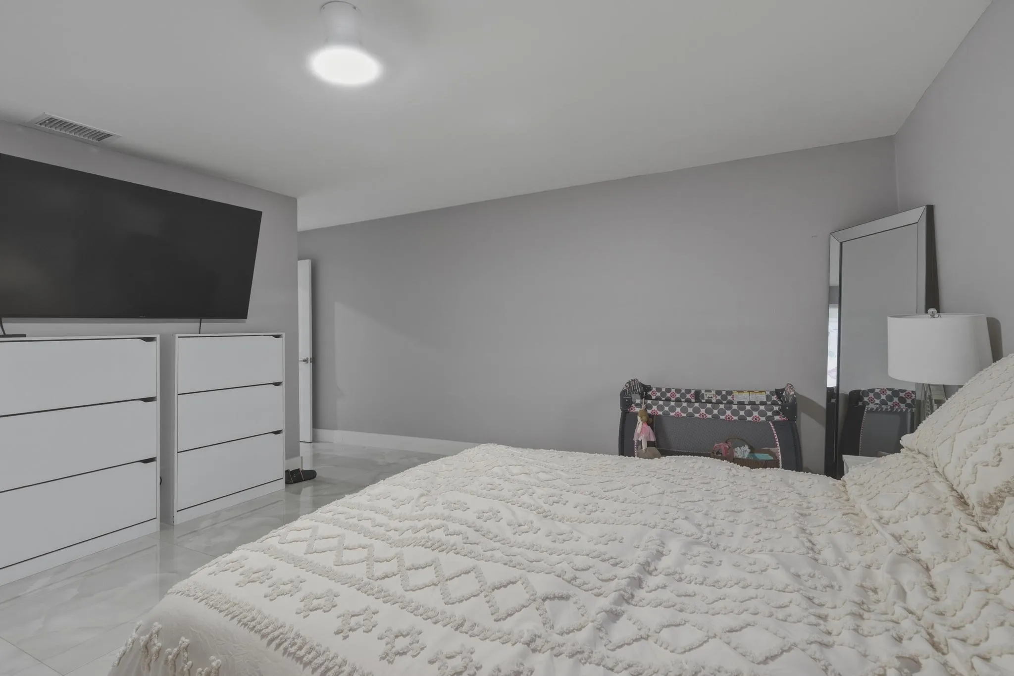 4841 Master Bedroom 2