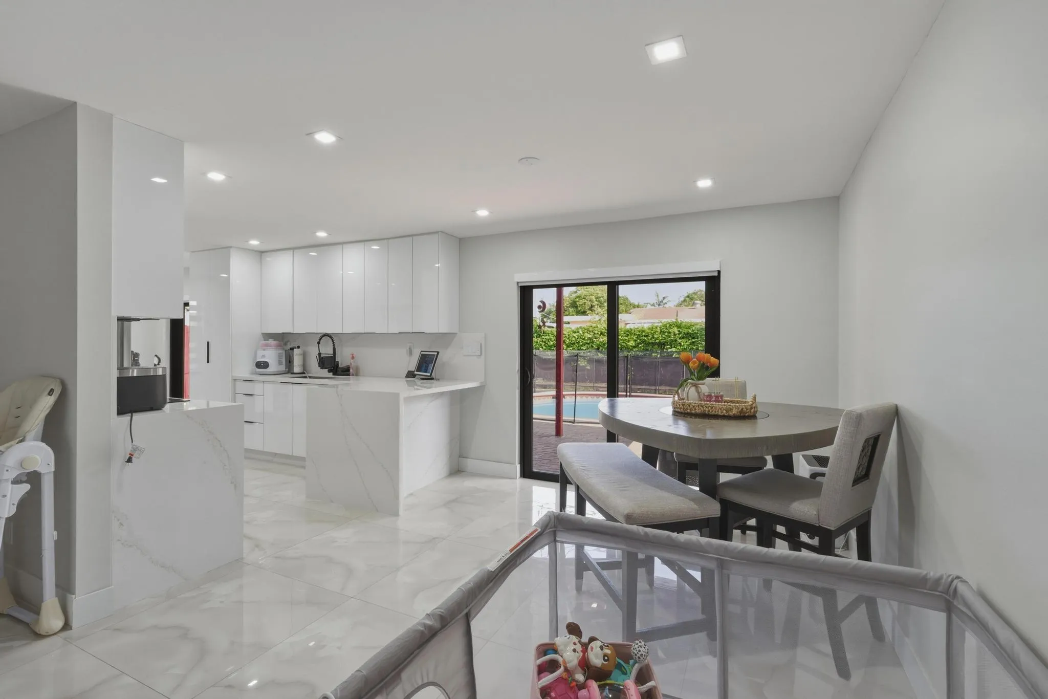 4841 Dining Room 1