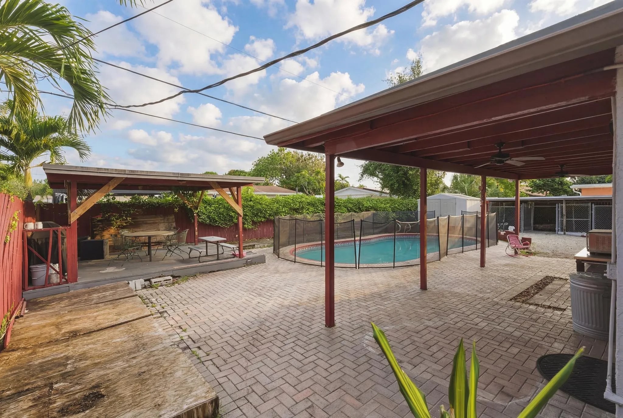 4841 Backyard 1