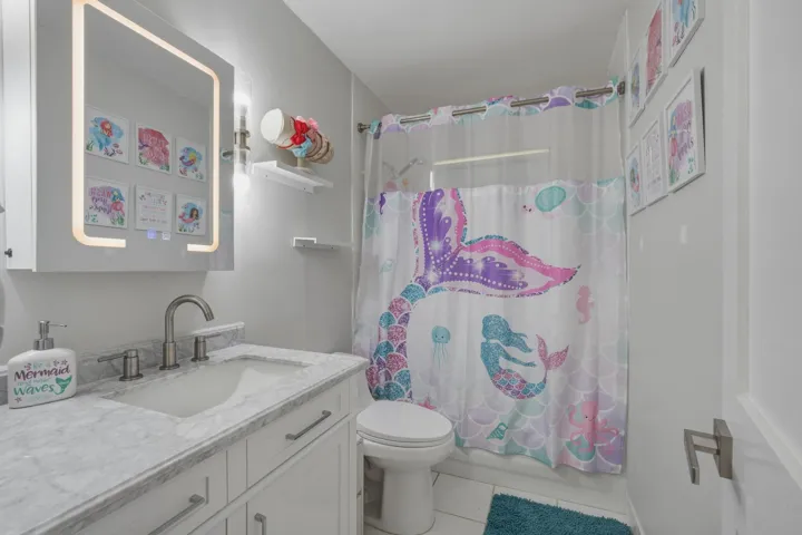 4841 2nd Bathroom 1