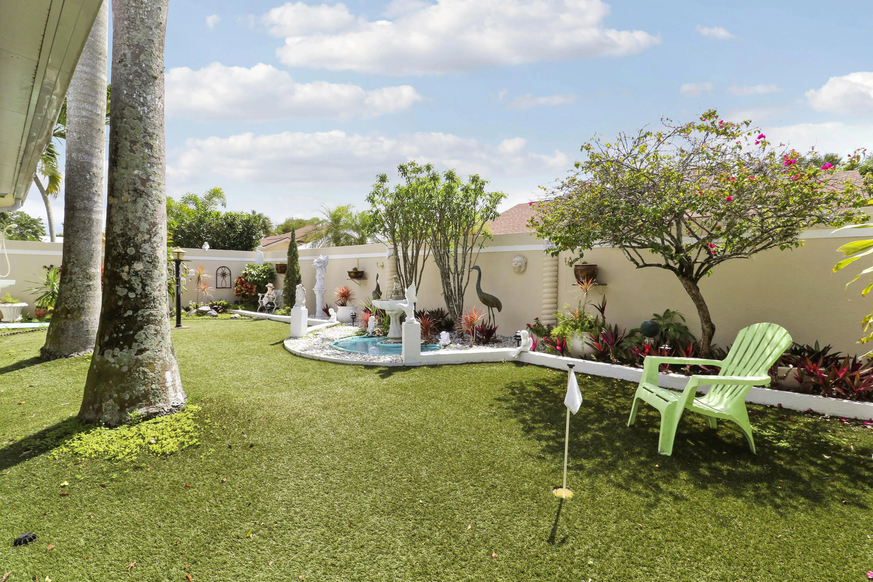 Backyard Astro Turf Putting Green