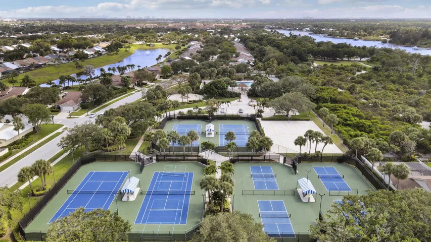 Tennis & Pickle Ball Courts