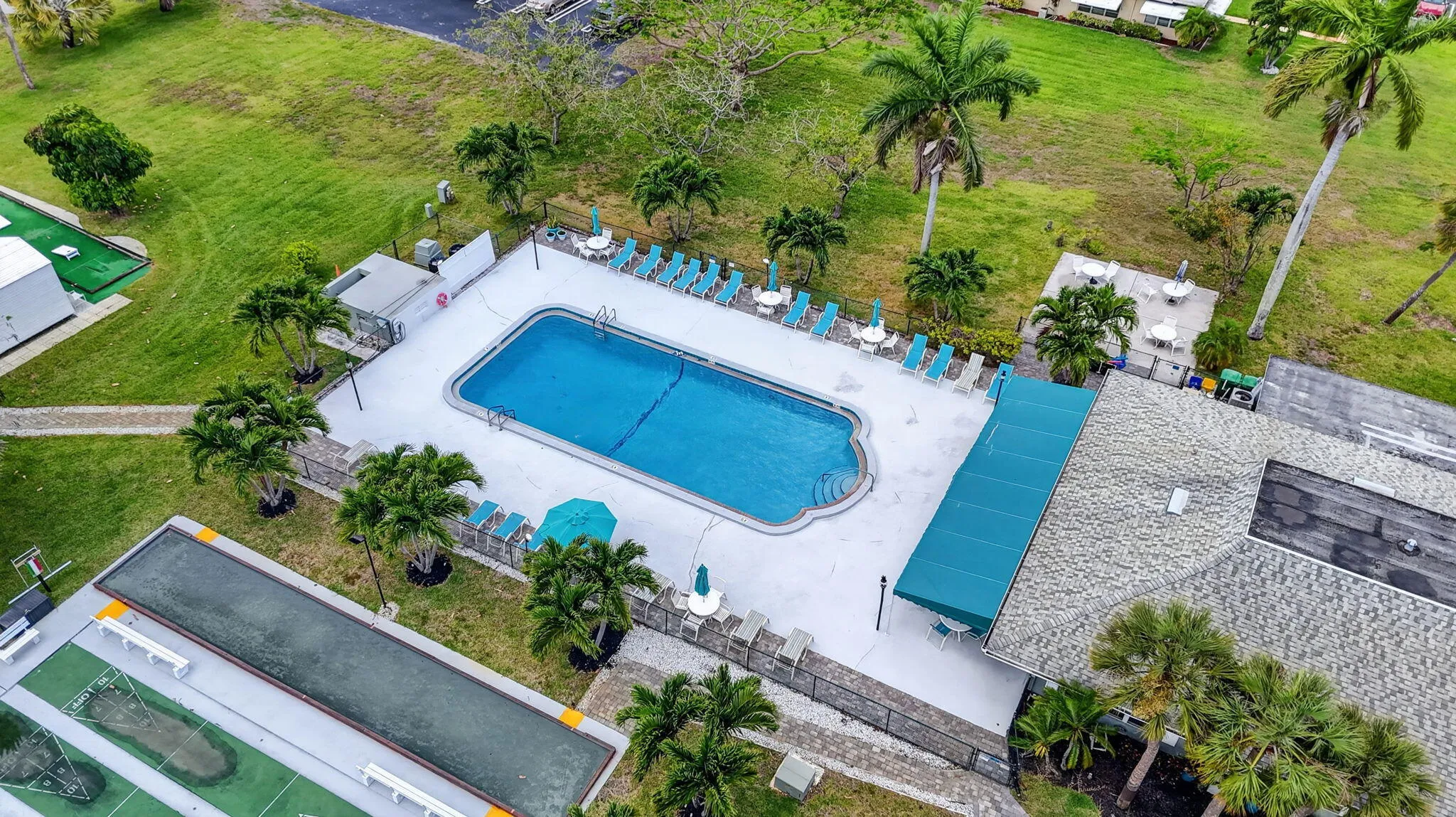 HP Sec 3 Clubhouse + Pool with shuffle board, billiards, bocce b, BBQ area & more!