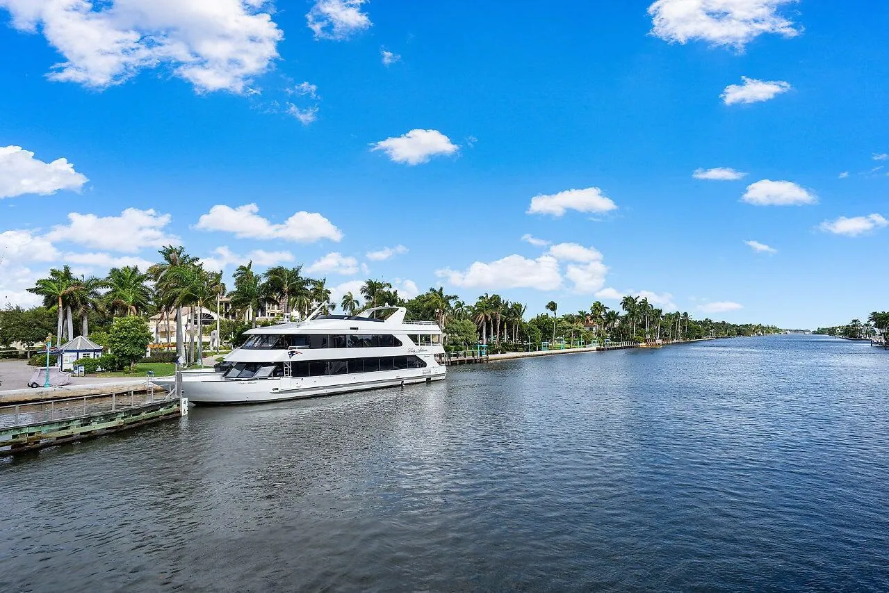 Minutes to Delray's Atlantic Ave and true coastal vibes!