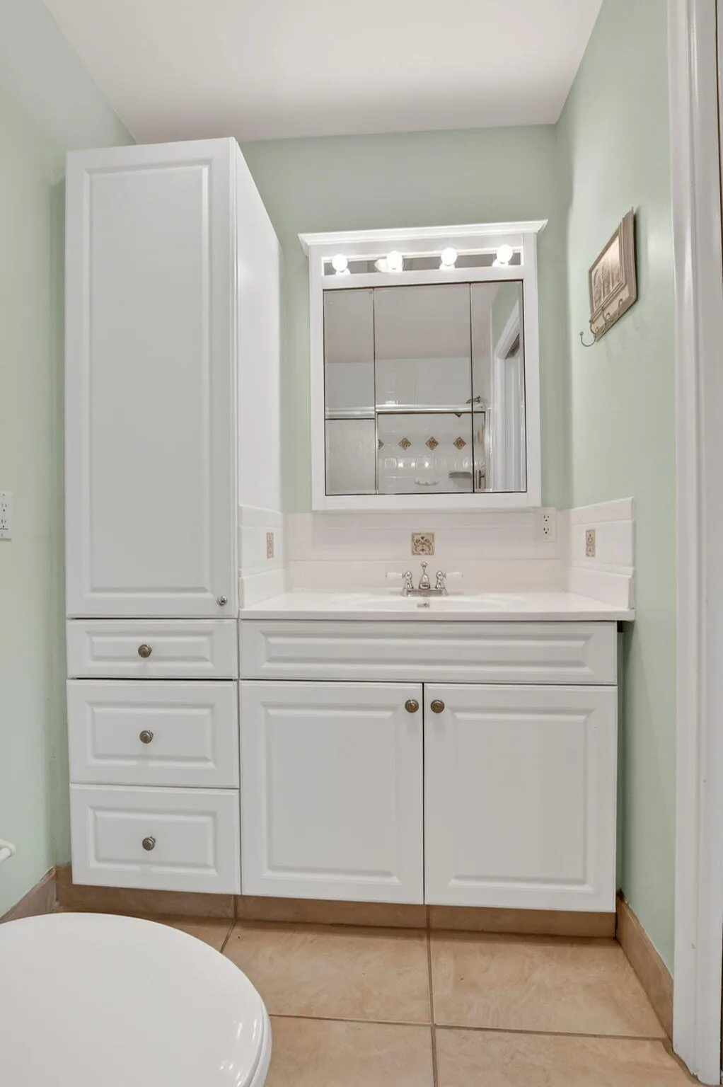 2nd Bath-linen cabinet with decor accents