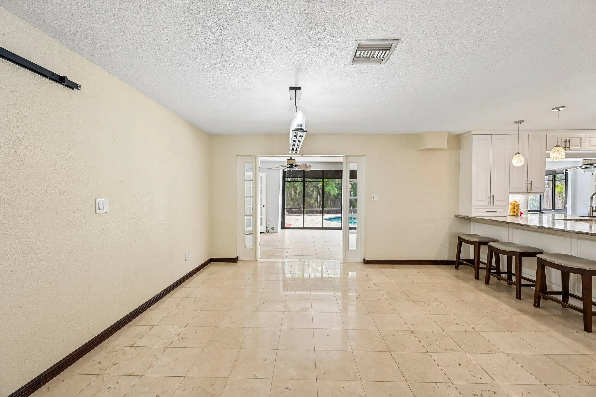 10-web-or-mls-NW 14th St-S2805-010