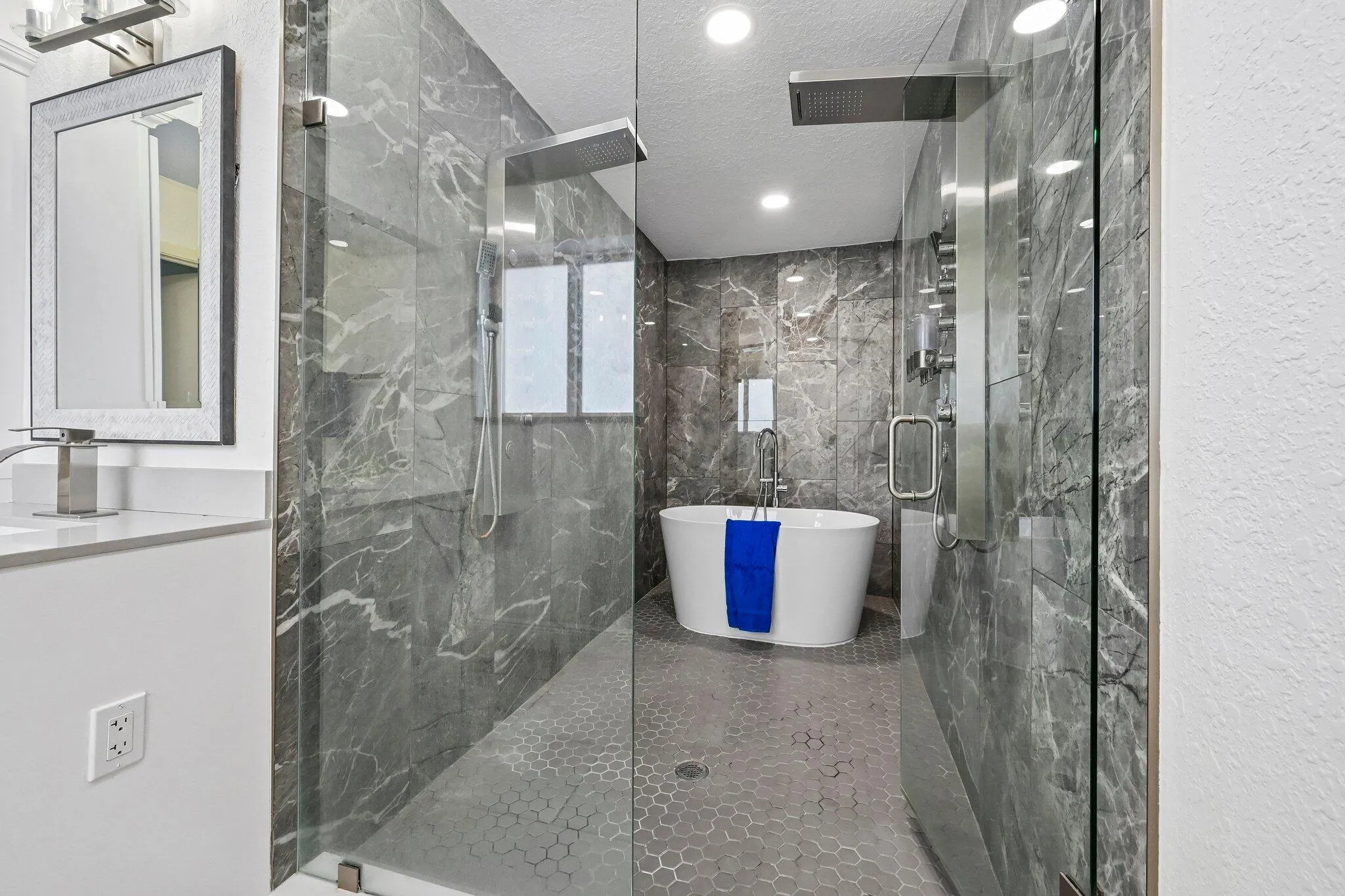 42-web-or-mls-NW 14th St-S2805-042