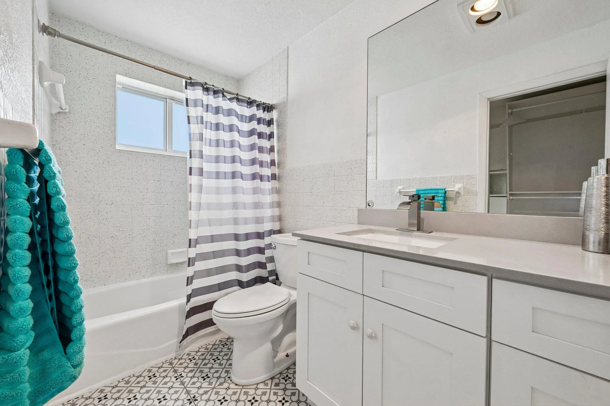 27-web-or-mls-NW 14th St-S2805-027