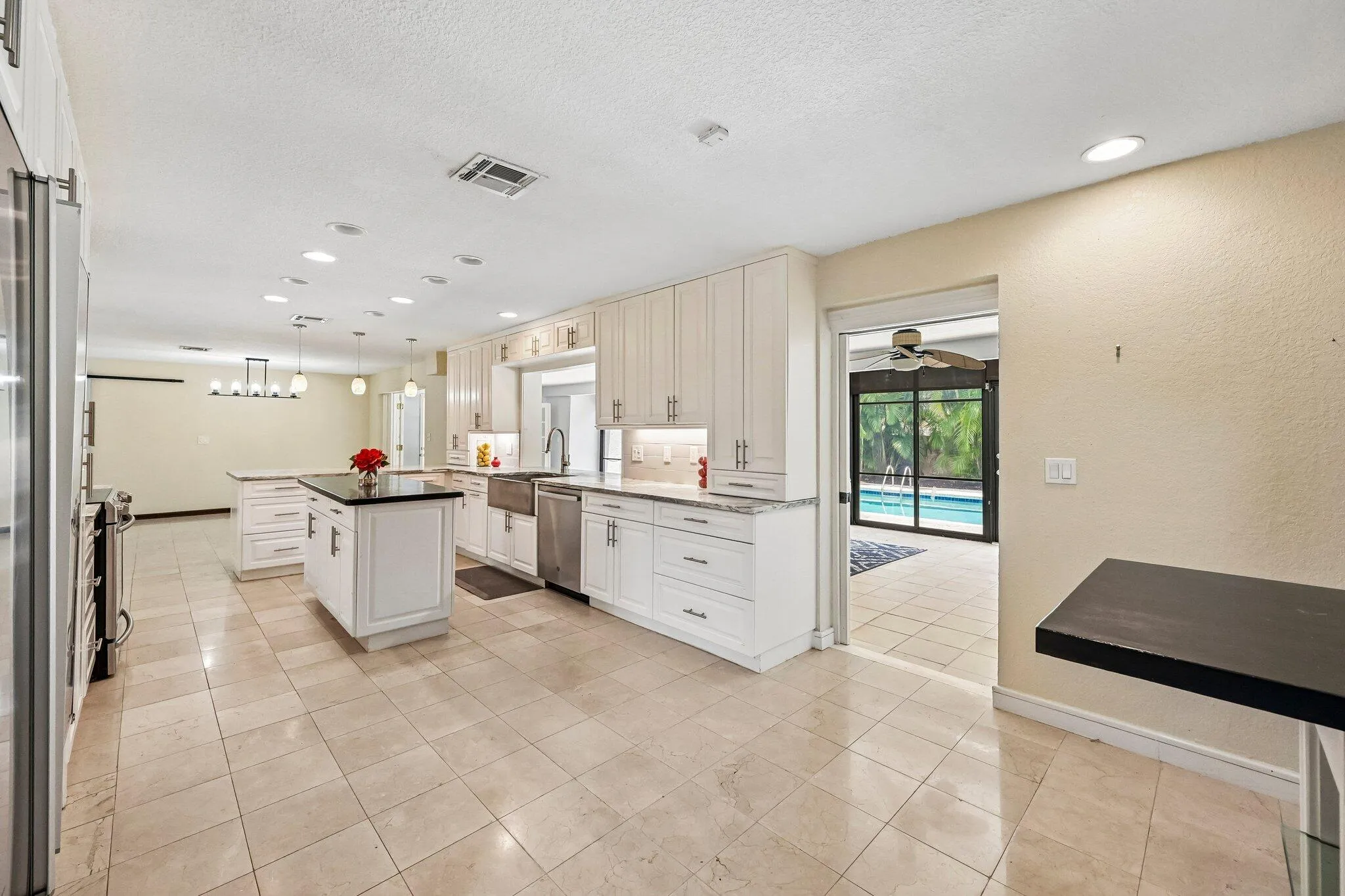 18-web-or-mls-NW 14th St-S2805-018