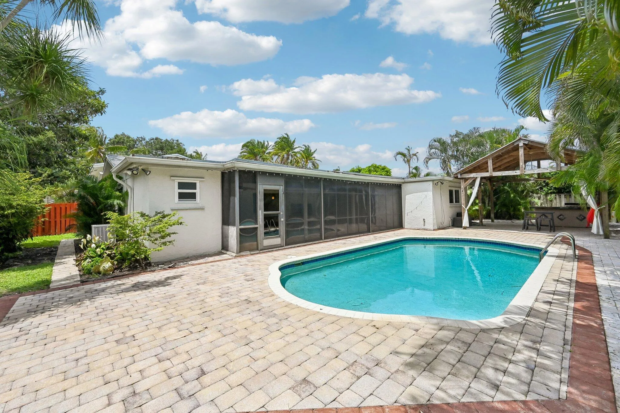 44-web-or-mls-NW 14th St-S2805-044