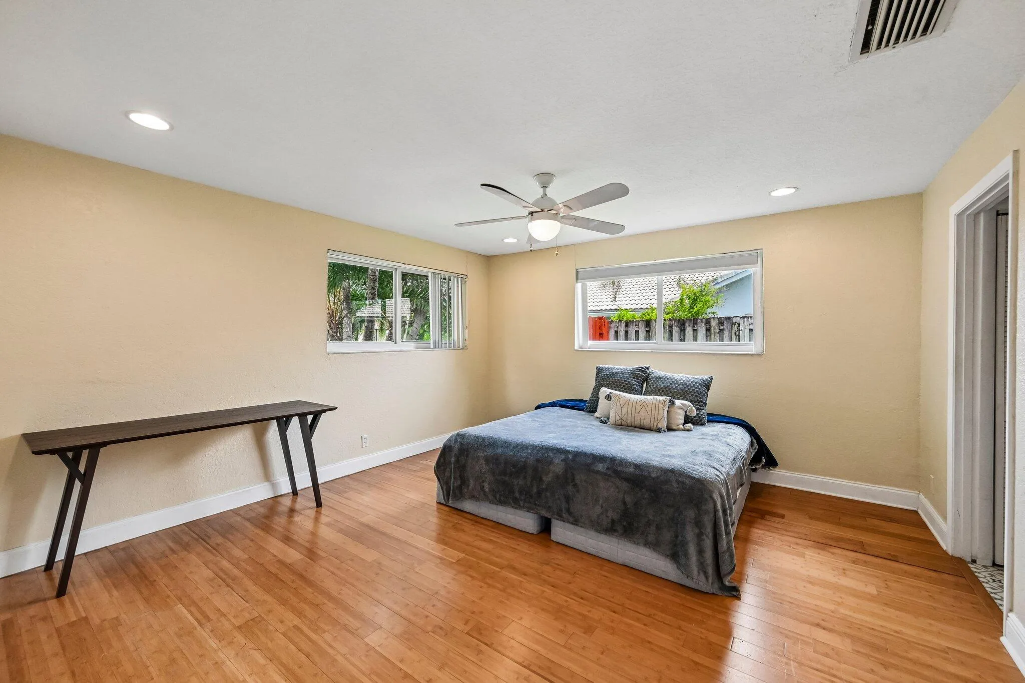 24-web-or-mls-NW 14th St-S2805-024