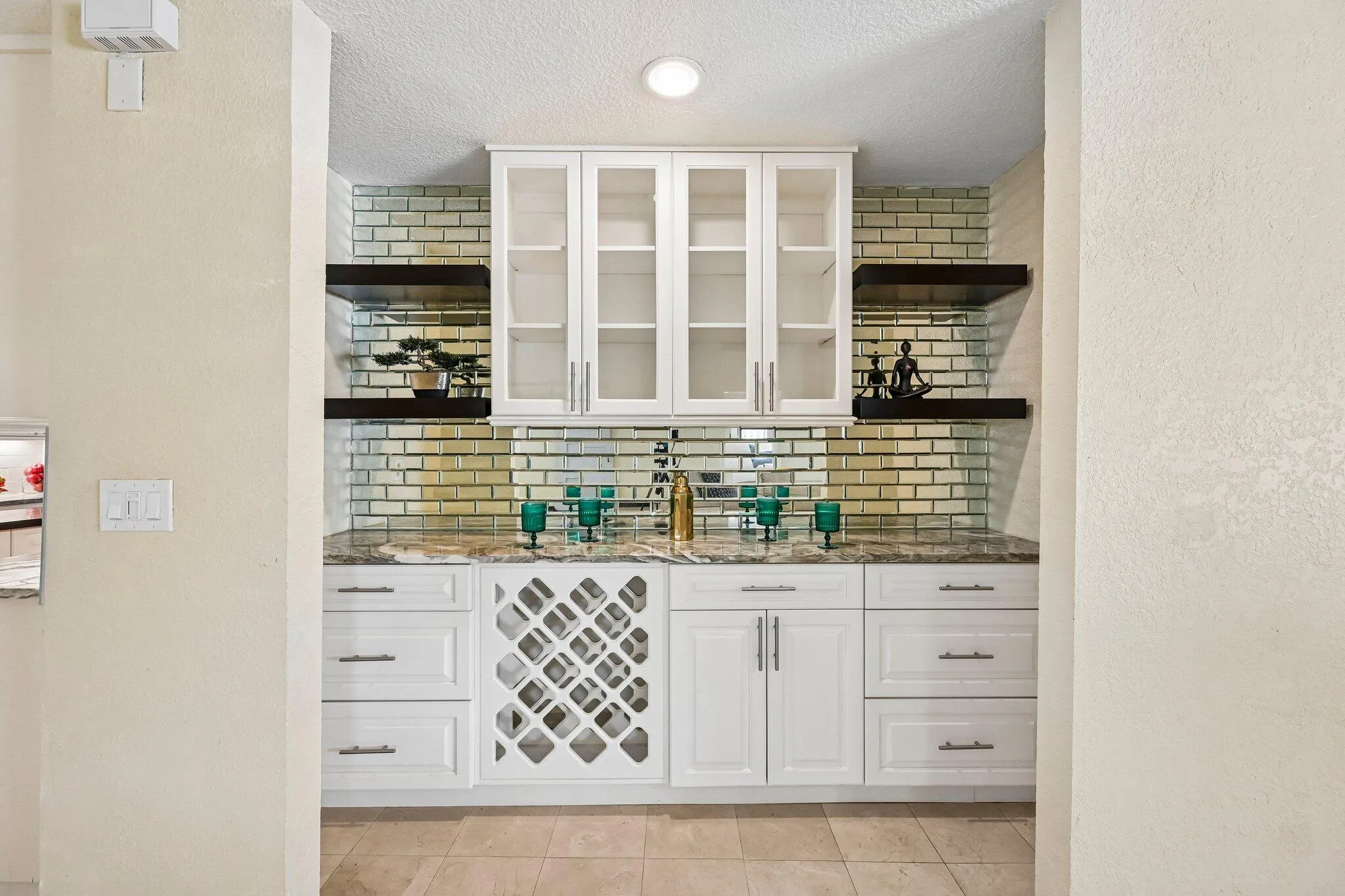 9-web-or-mls-NW 14th St-S2805-009