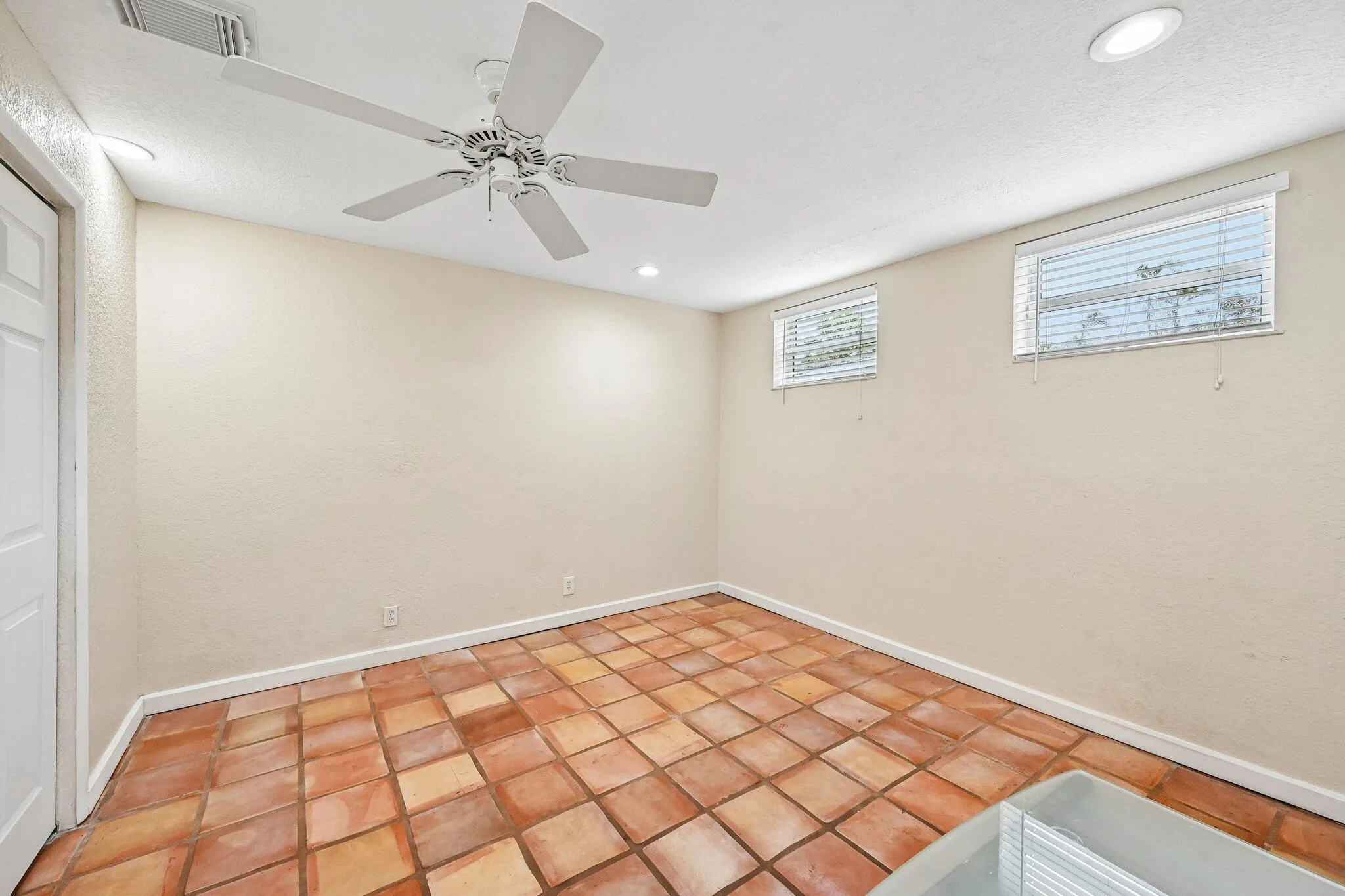 21-web-or-mls-NW 14th St-S2805-021