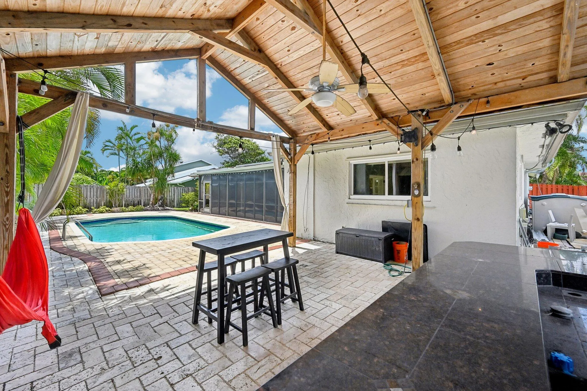 46-web-or-mls-NW 14th St-S2805-046
