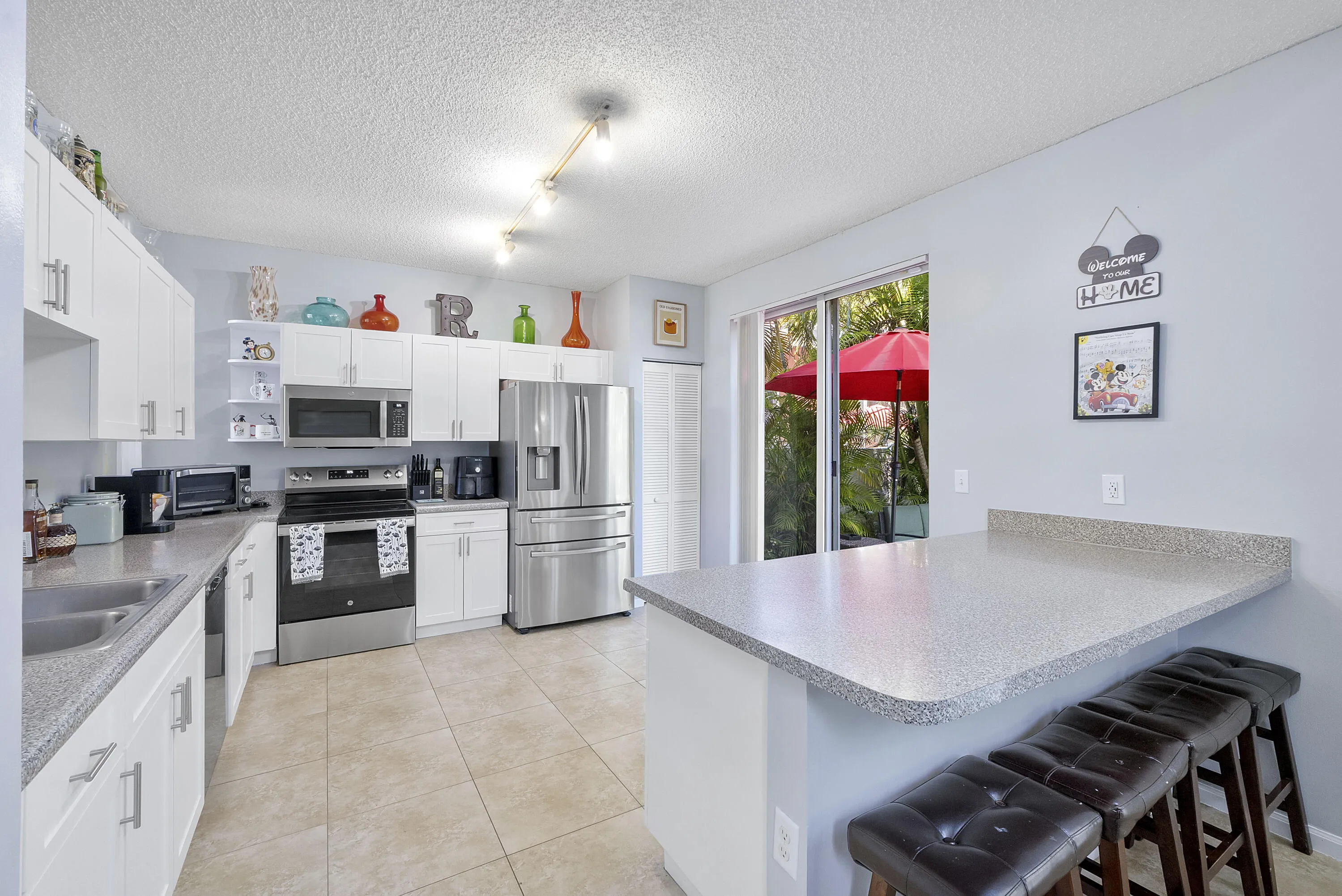 Spacious Kitchen - SS Newer Appliances