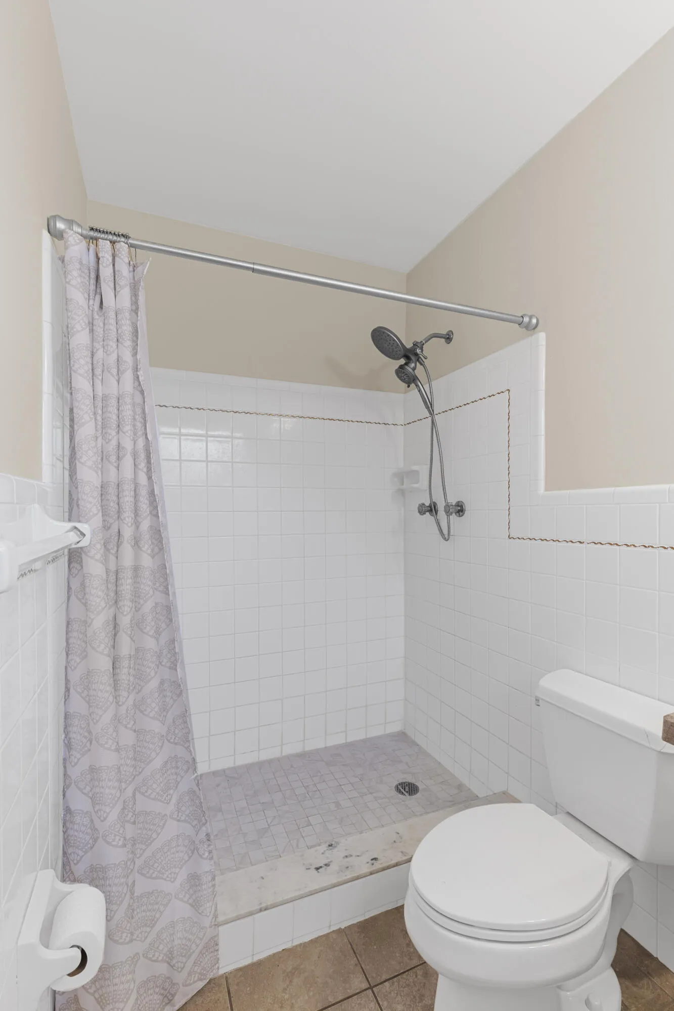 MASTER BATHROOOM