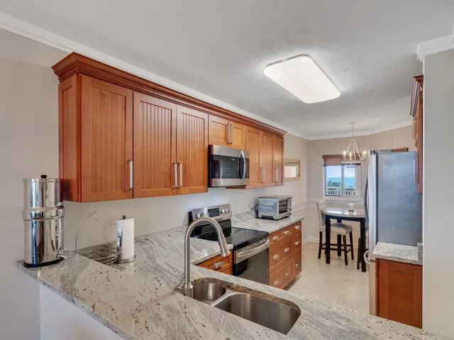 Notice the high quality wood cabinets and beautiful granite​​‌​​​​‌​​‌‌​‌‌​​​‌‌​‌​‌​‌​​​‌​​ countertops