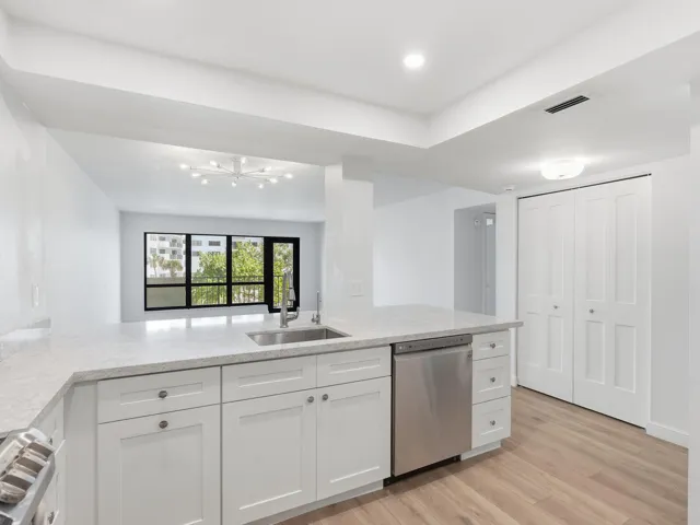 Kitchen 6