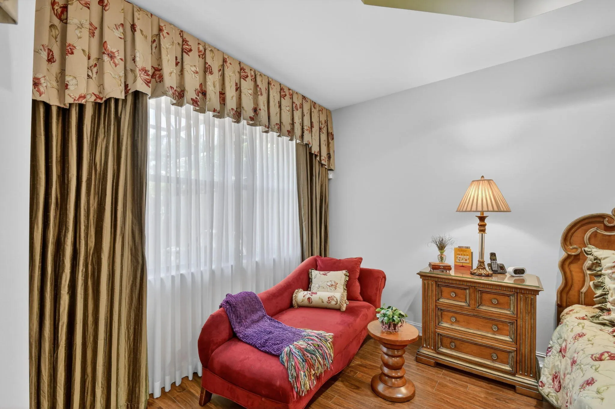 Master Bedroom Sitting Area