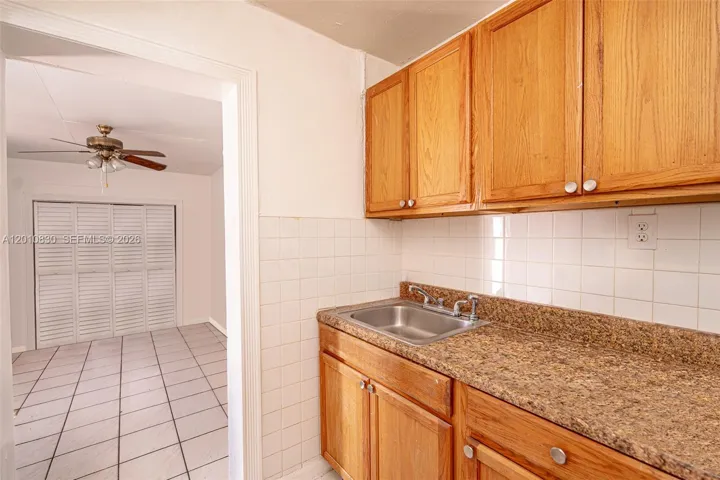 1/1 ENTRY TO PRIVATE LIVING SUITE (KITCHEN)