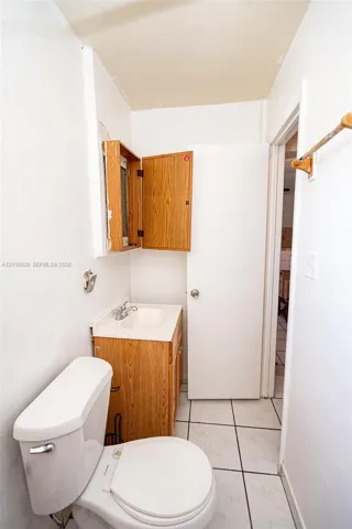 1/1 PRIVATE LIVING SUITE (BATHROOM)