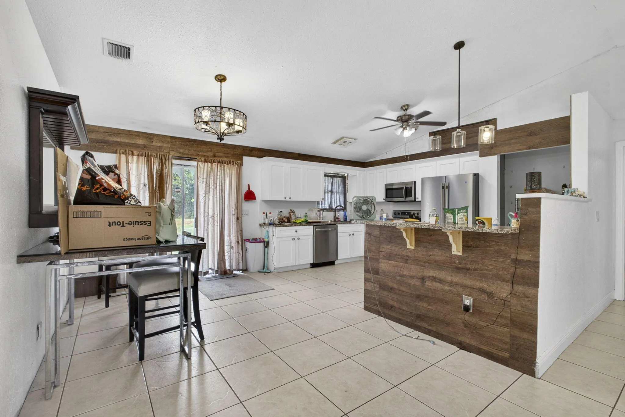 Living/Kitchen