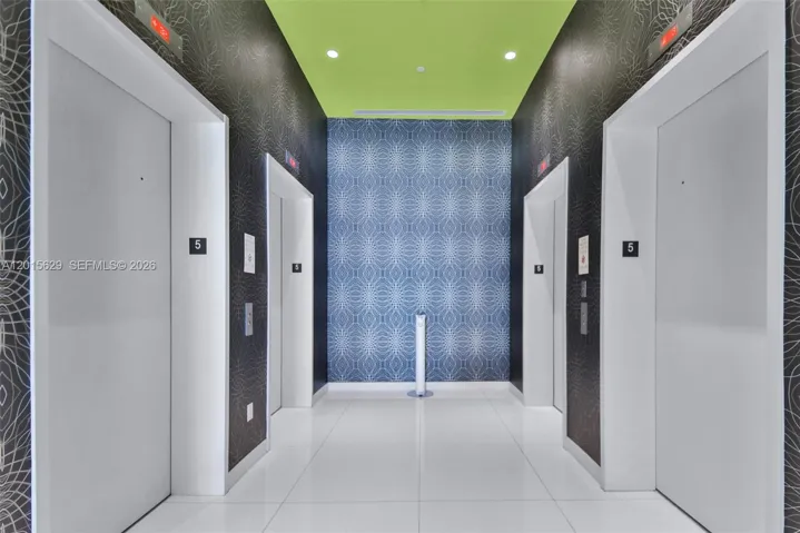 Elevator 6th floor