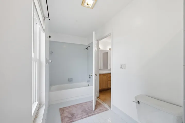 Tub on the other side.